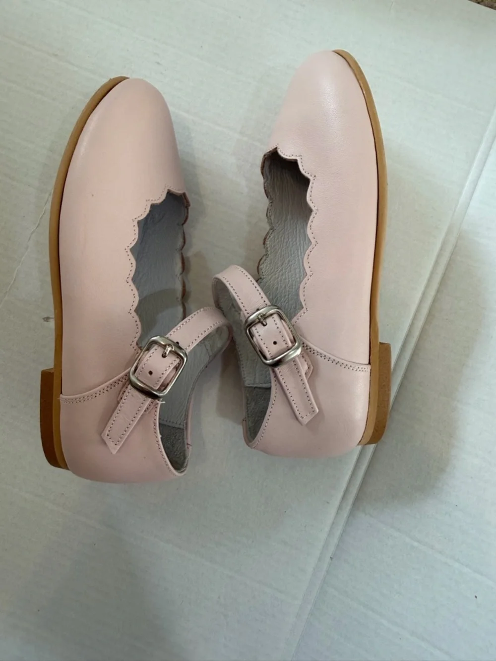 La Coqueta Blush Nappa Leather Scallop Mary Jane Shoes Girls Size 26 EU / US 9.5